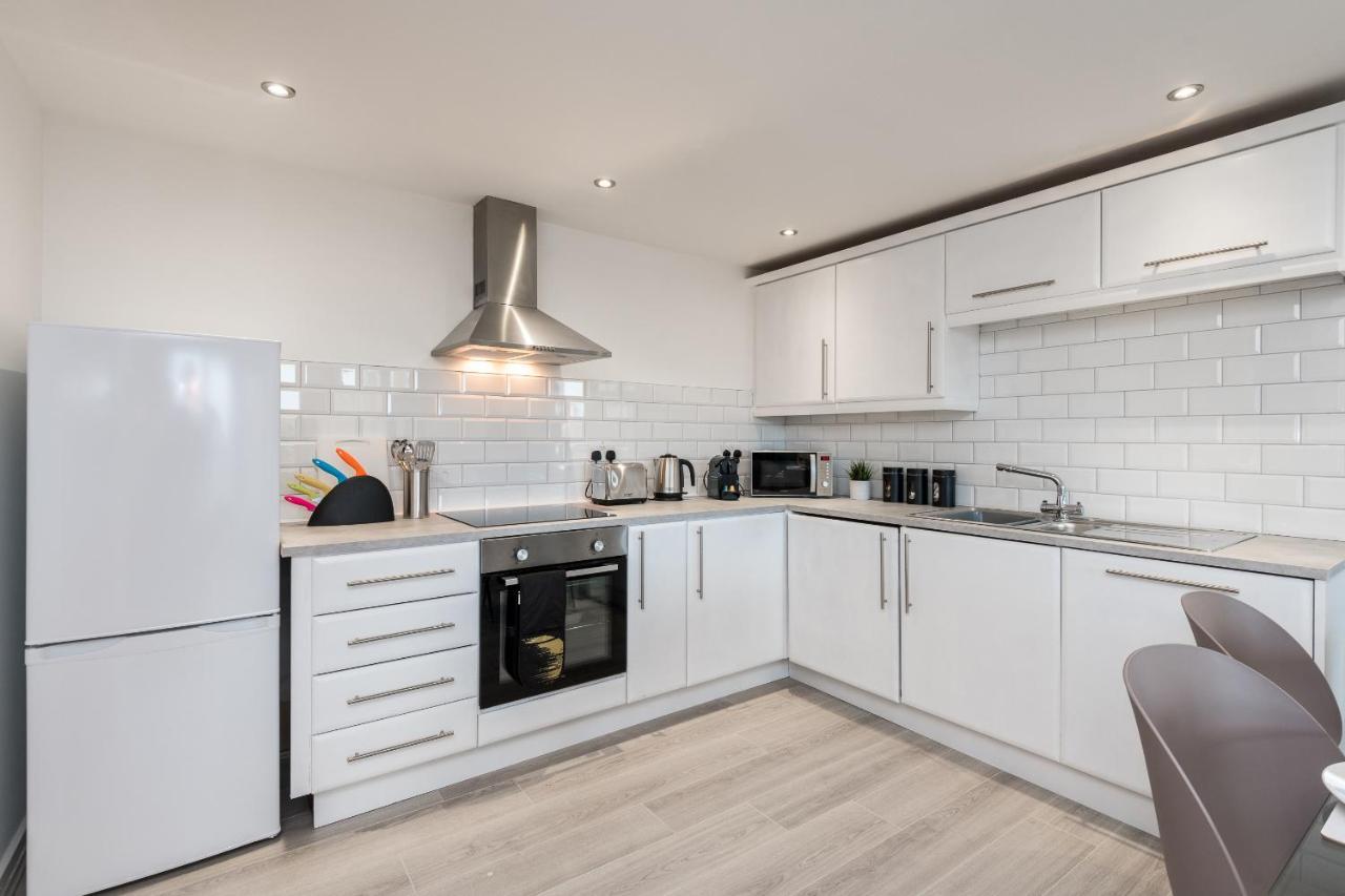 Host Apartments - Contemporary 3 Bed Apt With Balcony - Perfect For Long Stays Liverpool Exterior photo